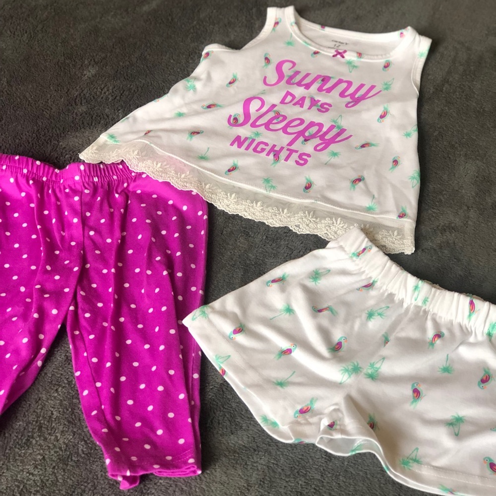 Carter’s pajama set - Picture 2 of 3